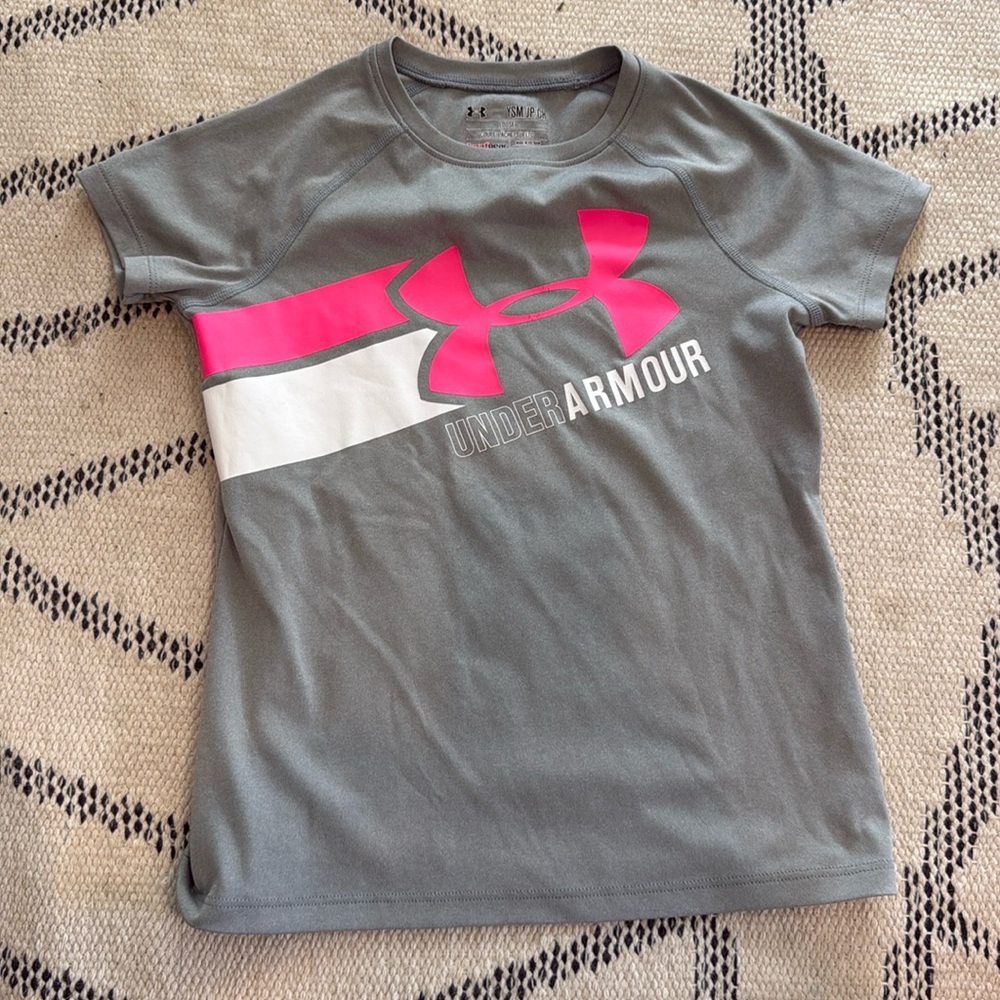 Under Armour YM girls shirt heat gear